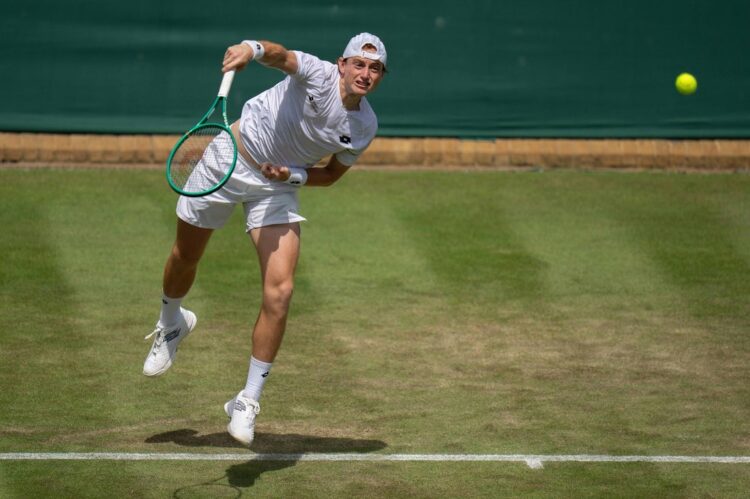 Тьяго Торрейш одержал первую победу в ATP в дебютном матче на домашнем турнире
