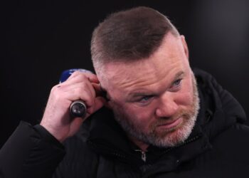 Уэйн Руни нецензурно выругался в прямом эфире после вопроса о шоу в перерыве ЧМ