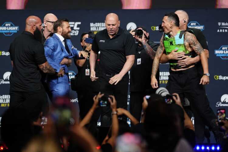 UFC 329: Возвращение Конора Макгрегора и битва за титул самого зрелищного бойца