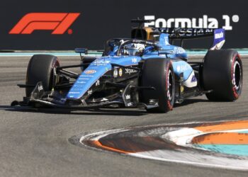 Алекс Албон подписал новый контракт с Williams до 2027