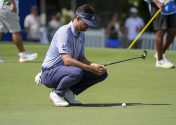 Бо Хосслер сохранил лидерство на Wyndham Championship после второго раунда
