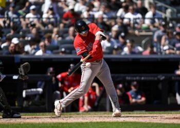 Defense, starting pitching help Red Sox blank Yankees