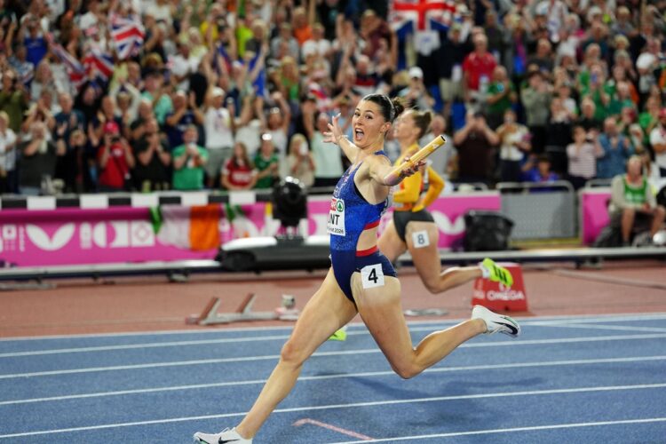 Эми Хант выиграла четвёртое золото ЧЕ в эстафете 4×100 м