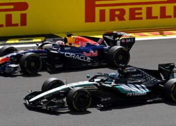 ФИА разрешила Mercedes доработать мотор вопреки Red Bull