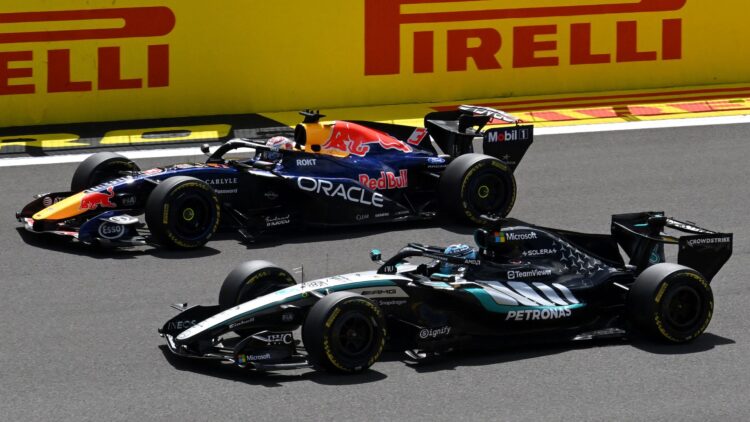 ФИА разрешила Mercedes доработать мотор вопреки Red Bull