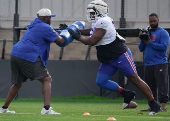 Фидариан Матис дисквалифицирован на три матча в NFL
