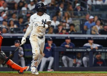 Four-run seventh helps Yankees pull away from Astros