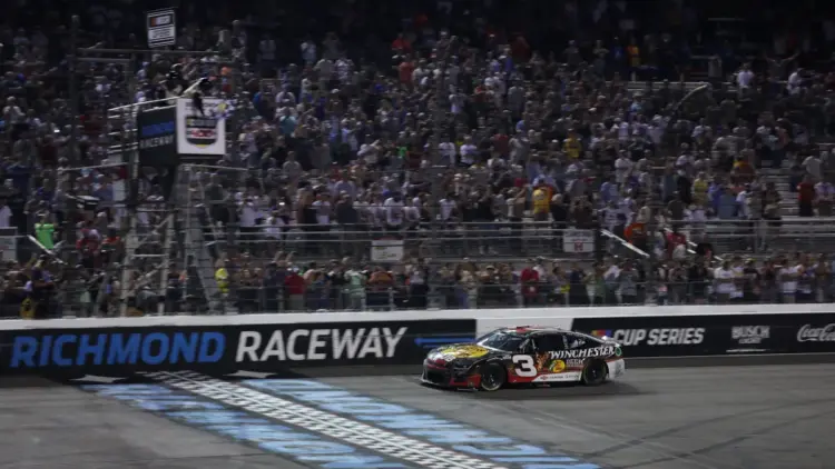 Гонка NASCAR «Cook Out 400» в Ричмонде: где смотреть и что нужно знать
