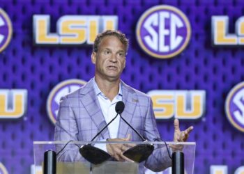 Киффин защищает подписание LSU игроков из НФЛ