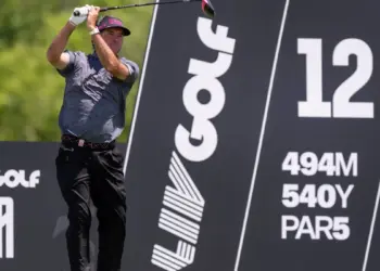 LIV Golf объявил о реструктуризации с акциями для игроков