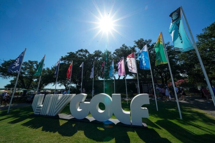LIV Golf сократила призовые финала, игроки ждут выплат