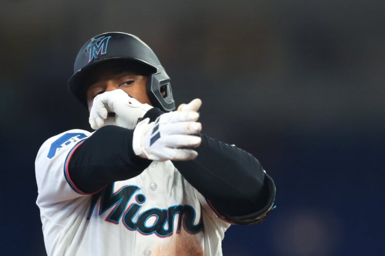 Marlins cruise past struggling Nationals