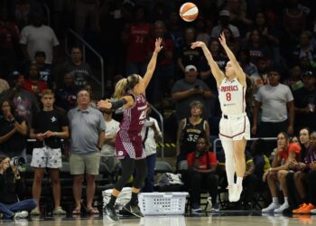Мистикс» в шаге от плей-офф WNBA после победы над «Торонто