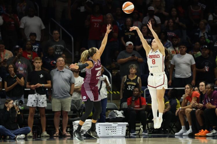 Мистикс» в шаге от плей-офф WNBA после победы над «Торонто