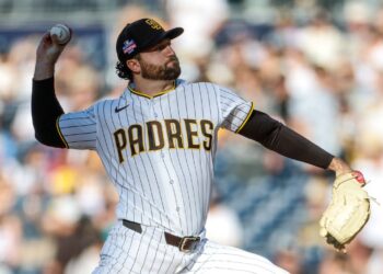 Padres, Rays enter series in fine position amid tight races