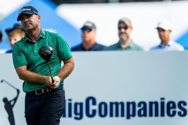 Райан Армор вышел в лидеры Rogers Charity Classic