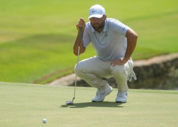 Скотти Шеффлер удержал лидерство на FedEx St. Jude Championship