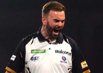 Смит разгромил Андерсона в финале Венгерского трофея