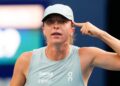 Свёнтек разгромила Рыбакину и выиграла первый титул в сезоне
